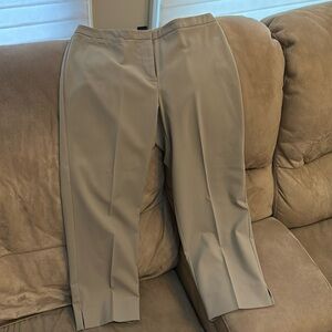 Nice dress pants size 4 great quality!